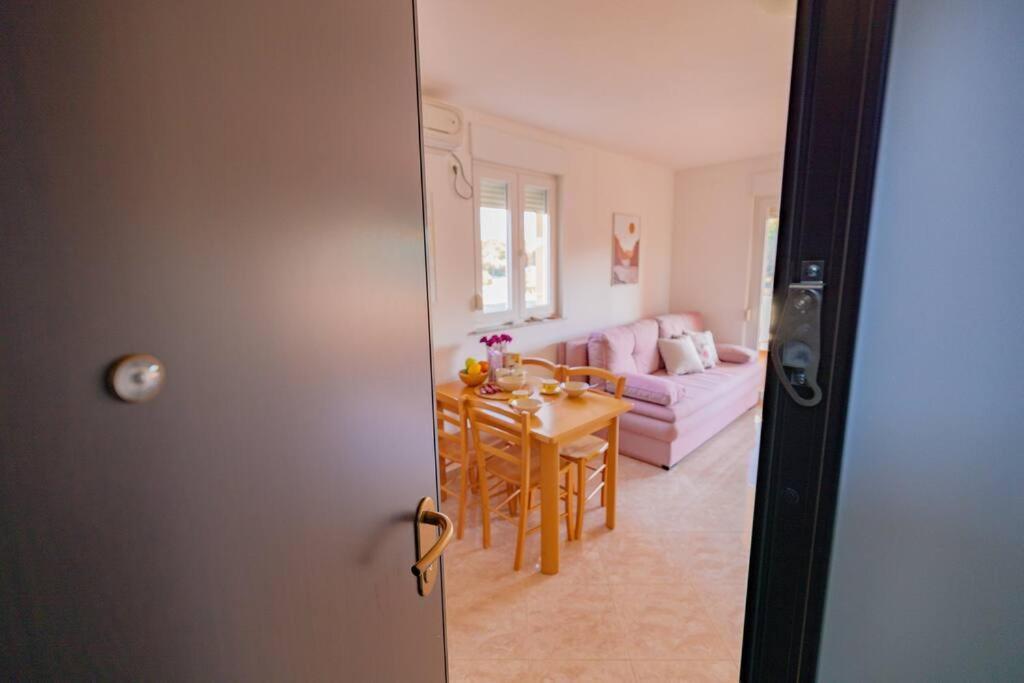 Apartment Vito, Pag Island ปอฟเลียนา ภายนอก รูปภาพ