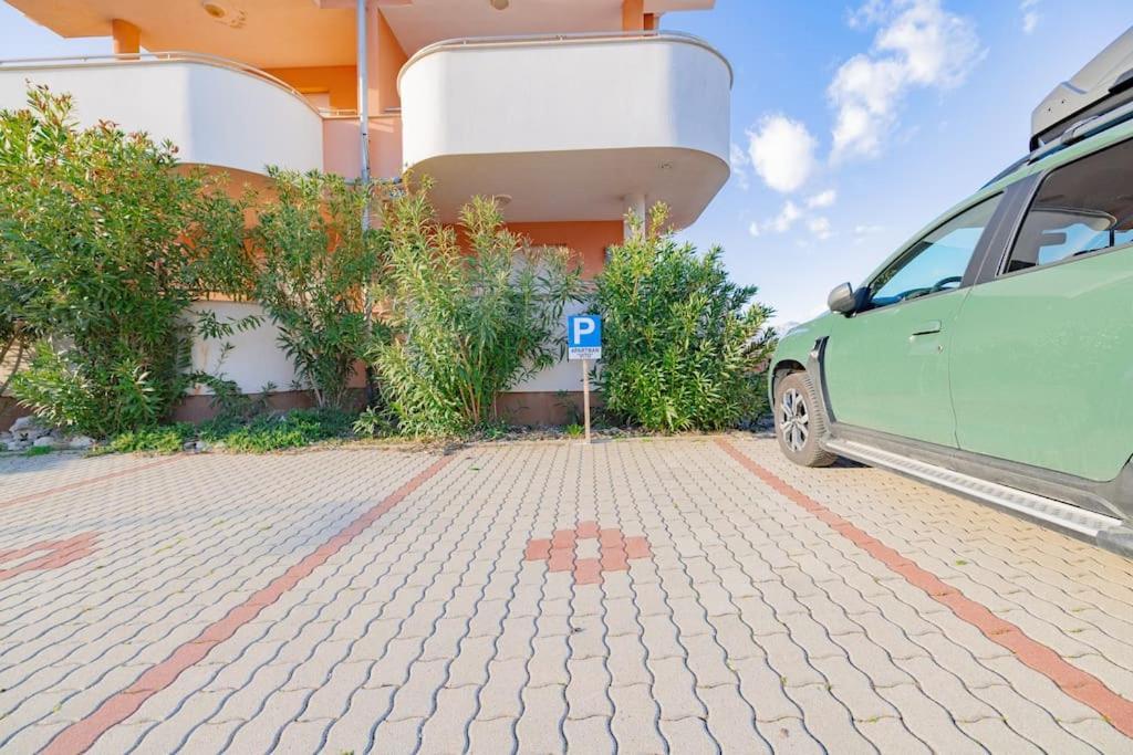 Apartment Vito, Pag Island ปอฟเลียนา ภายนอก รูปภาพ