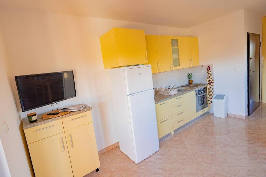 Apartment Vito, Pag Island ปอฟเลียนา ภายนอก รูปภาพ