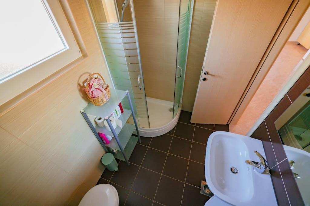 Apartment Vito, Pag Island ปอฟเลียนา ภายนอก รูปภาพ